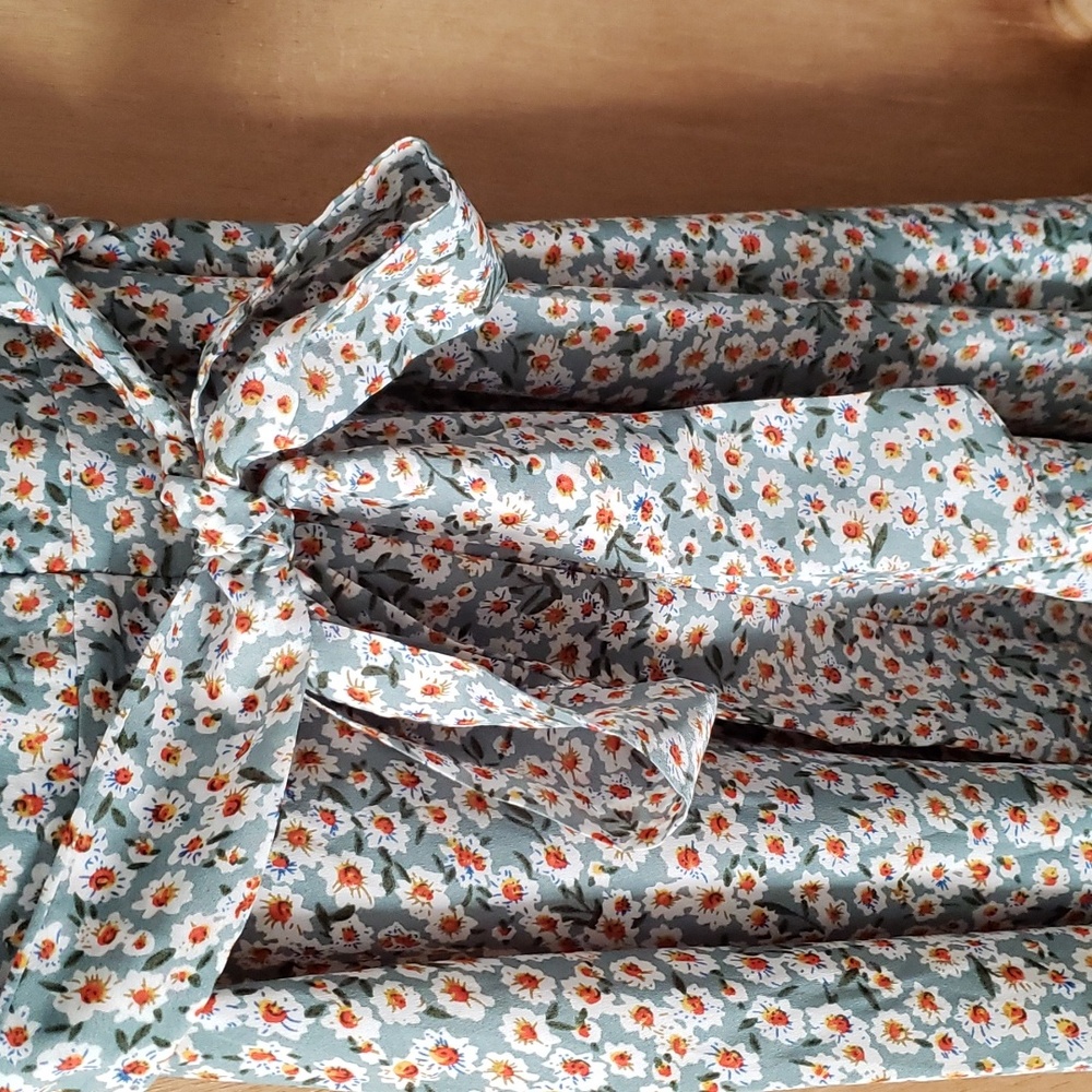 Floral Sweetheart Neckline Dress - Picture 10 of 12
